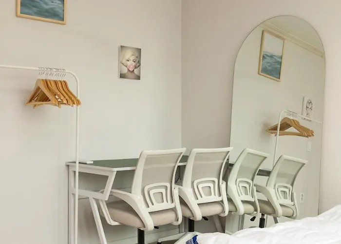 Comfortable 3-room In Namguro Station