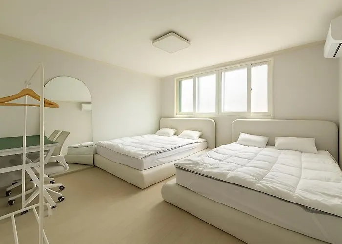 Comfortable 3-room In Namguro Station 首爾