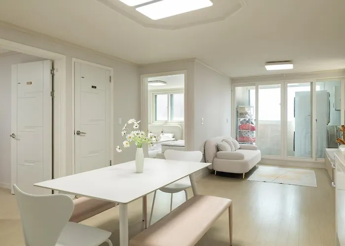 Comfortable 3-room In Namguro Station 首爾