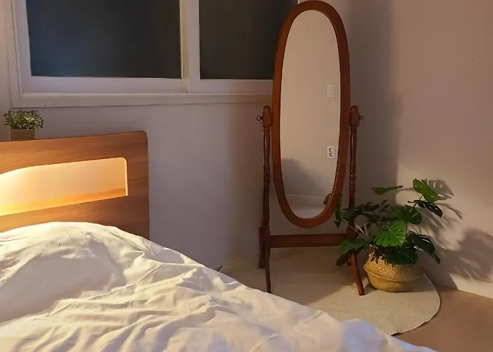 Comfortable 3-room In Namguro Station 公寓