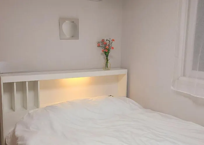 Comfortable 3-room In Namguro Station 公寓